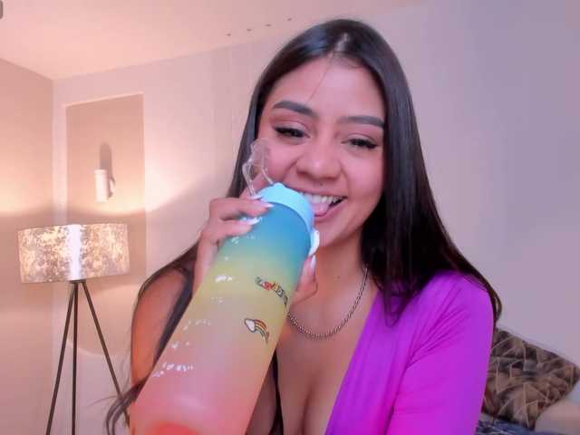 Live sex webcam photo for AllyJensen #288079055