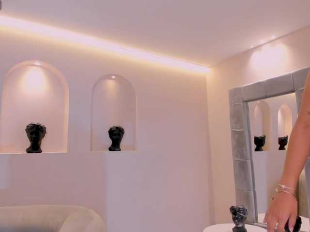 Live sex webcam photo for AllyJensen #288079081