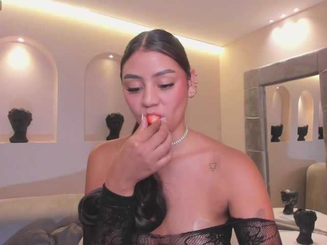 Live sex webcam photo for AllyJensen #288079083