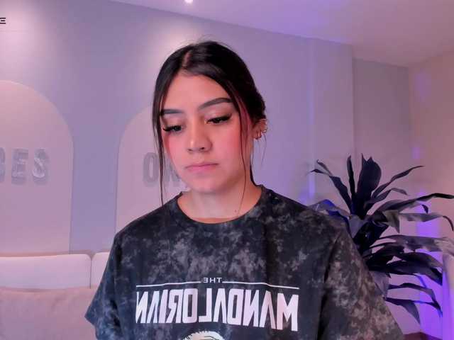 Live sex webcam photo for AllyJensen #288079108