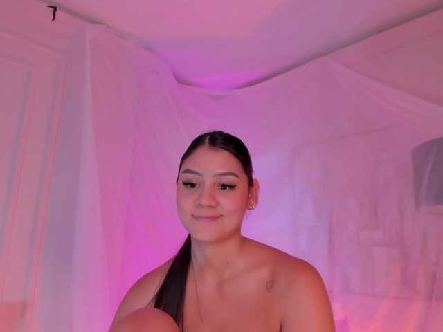 Live sex webcam photo for AllyJensen #288079132