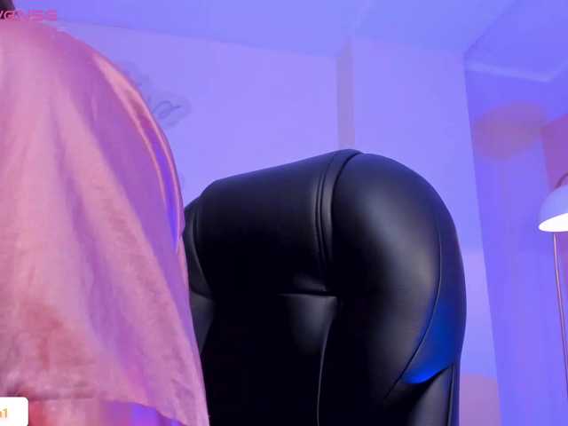 Live sex webcam photo for AllyJensen #290467294