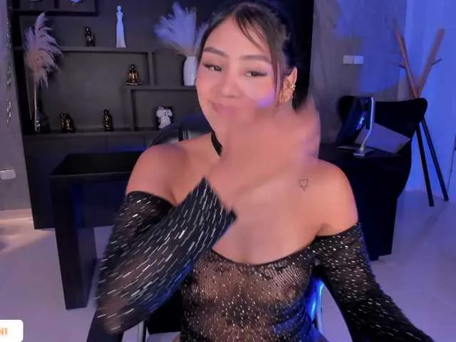 Live sex webcam photo for AllyJensen #290908992