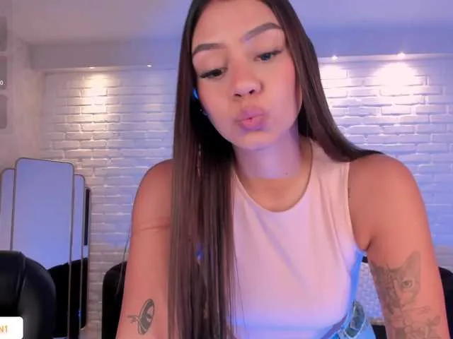 Live sex webcam photo for AllyJensen #290930317