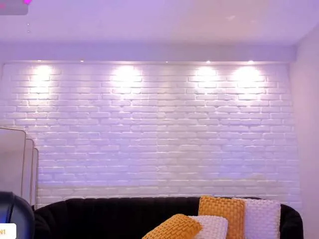 Live sex webcam photo for AllyJensen #291278386