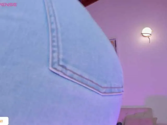 Live sex webcam photo for AllyJensen #291410875