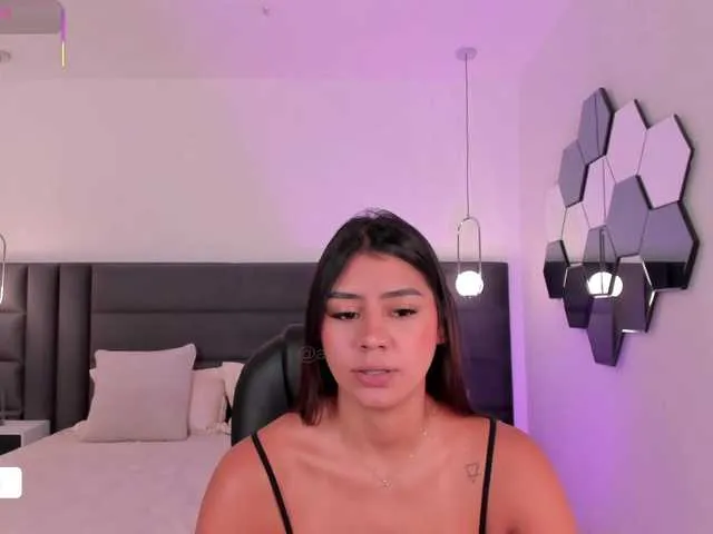 Live sex webcam photo for AllyJensen #292074021