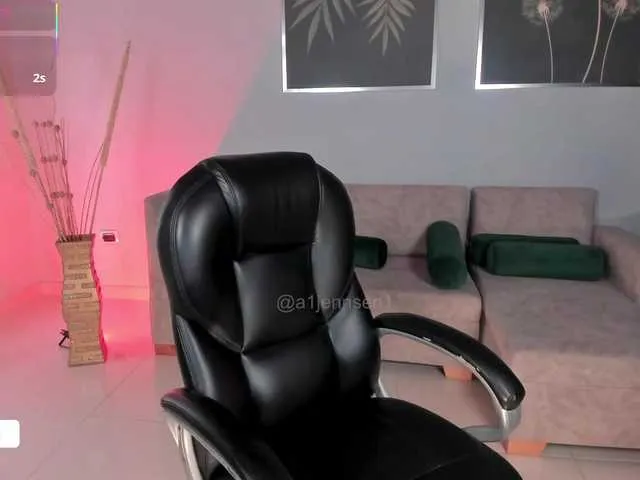 Live sex webcam photo for AllyJensen #292149037