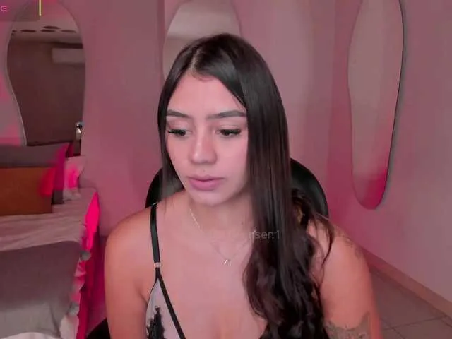 Live sex webcam photo for AllyJensen #292368826