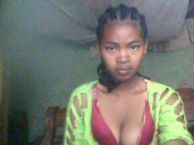 Live sex webcam photo for Allycha1 #291567433