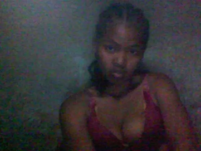 Live sex webcam photo for Allycha1 #291570766