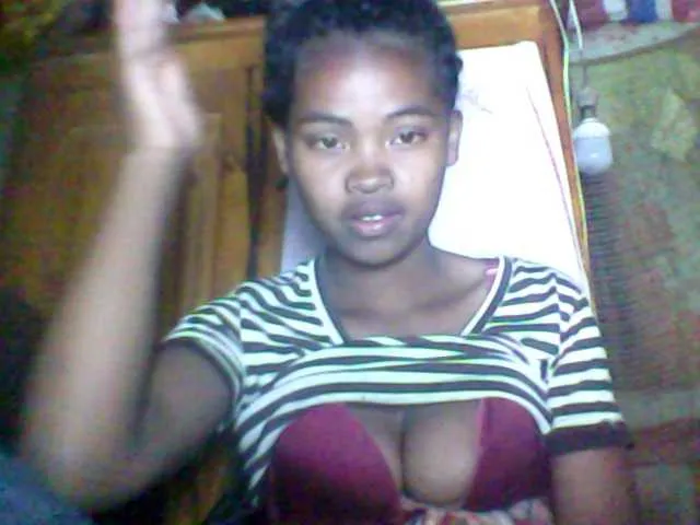 Live sex webcam photo for Allycha1 #291642976