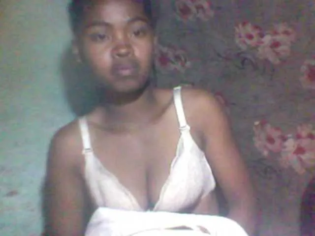 Live sex webcam photo for Allycha1 #291695097