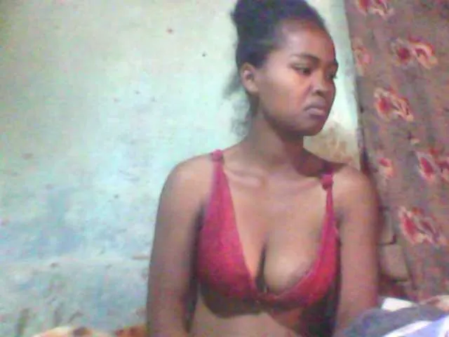 Live sex webcam photo for Allycha1 #291712351