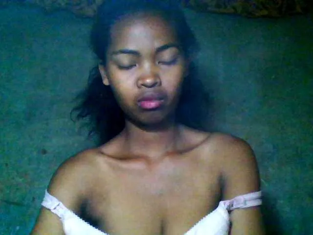Live sex webcam photo for Allycha1 #292598697