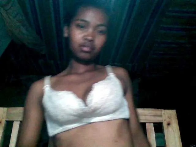 Live sex webcam photo for Allycha1 #292666245