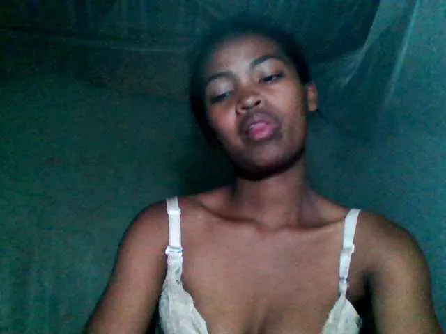 Live sex webcam photo for Allycha1 #292673159