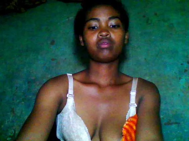 Live sex webcam photo for Allycha1 #292835895