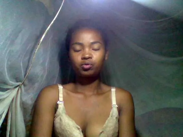 Live sex webcam photo for Allycha1 #292839009