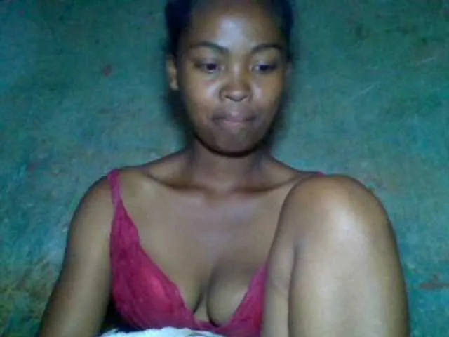 Live sex webcam photo for Allycha1 #293092452
