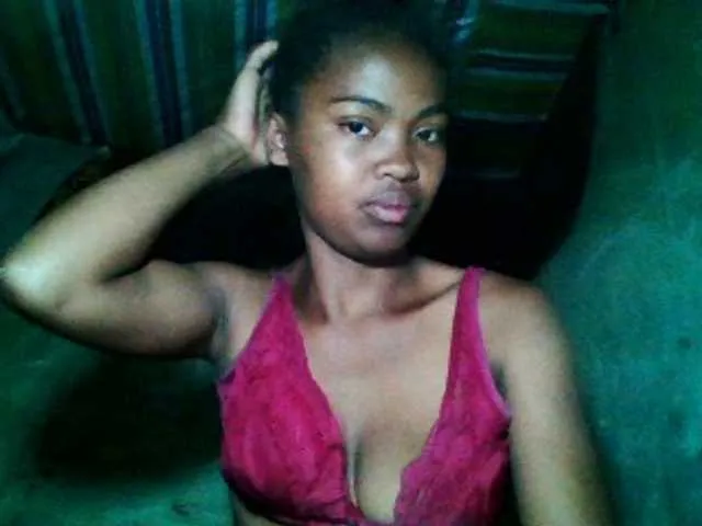 Live sex webcam photo for Allycha1 #293102189