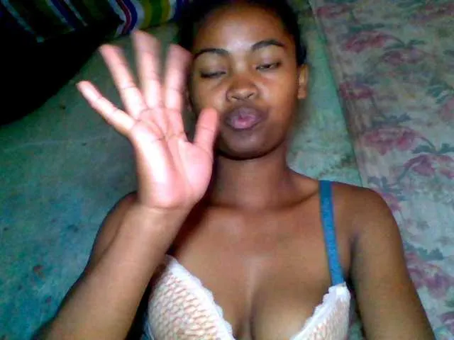 Live sex webcam photo for Allycha1 #293167855