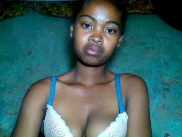 Live sex webcam photo for Allycha1 #293176410