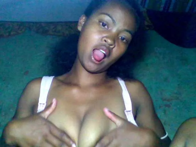 Live sex webcam photo for Allycha1 #293201463