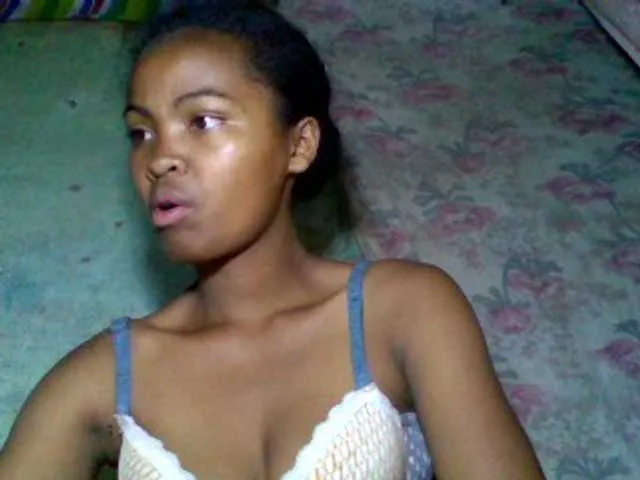 Live sex webcam photo for Allycha1 #293216120