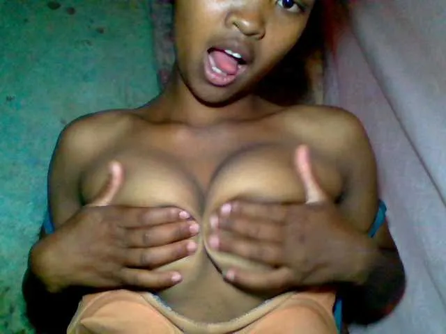 Live sex webcam photo for Allycha1 #293222174