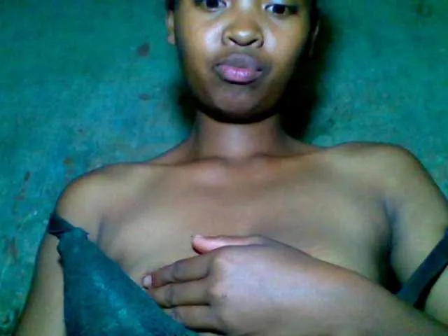 Live sex webcam photo for Allycha1 #293302853