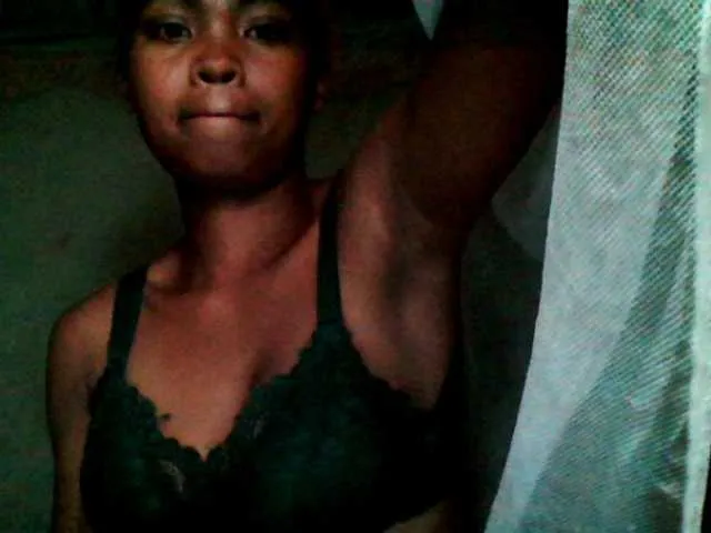 Live sex webcam photo for Allycha1 #293304531
