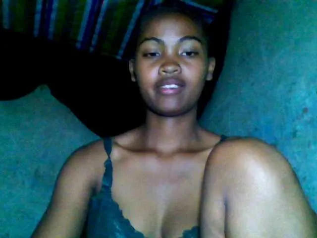 Live sex webcam photo for Allycha1 #293397968