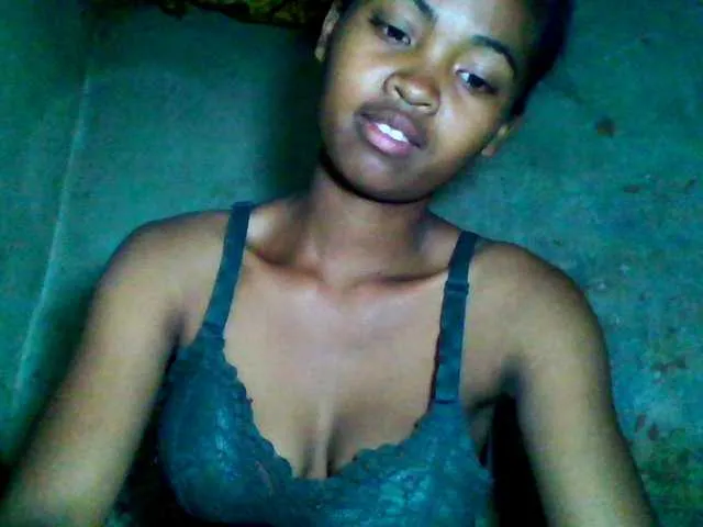 Live sex webcam photo for Allycha1 #293522568