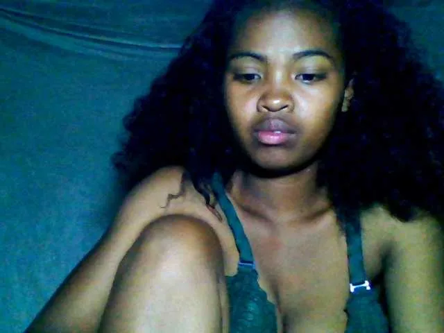 Live sex webcam photo for Allycha1 #293537580
