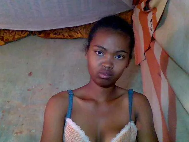 Live sex webcam photo for Allycha1 #293546681