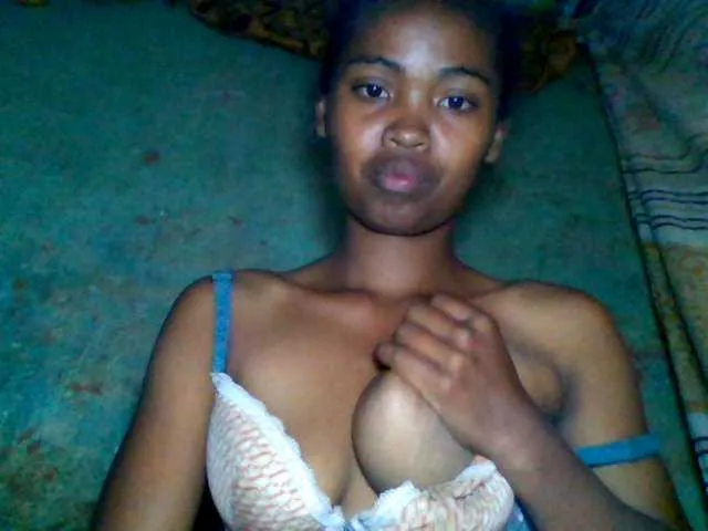 Live sex webcam photo for Allycha1 #293548480