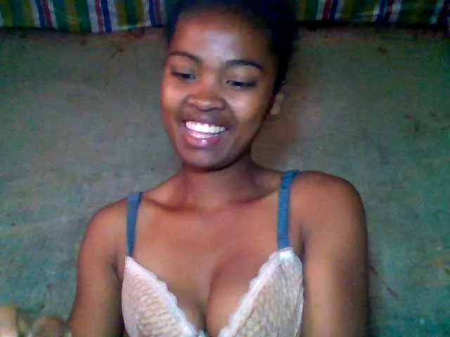Live sex webcam photo for Allycha1 #293560661