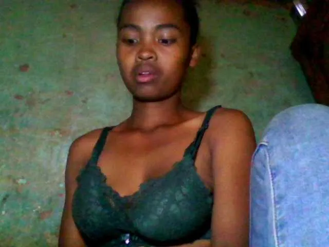 Live sex webcam photo for Allycha1 #293691261