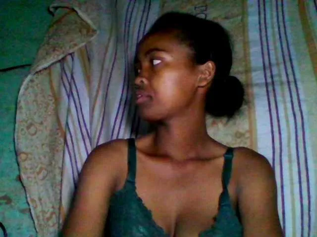 Live sex webcam photo for Allycha1 #293711937