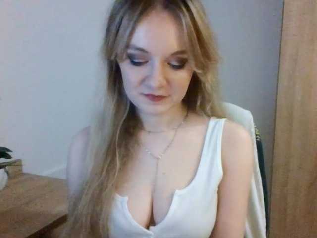 Live sex webcam photo for AlmaNatural #290841268