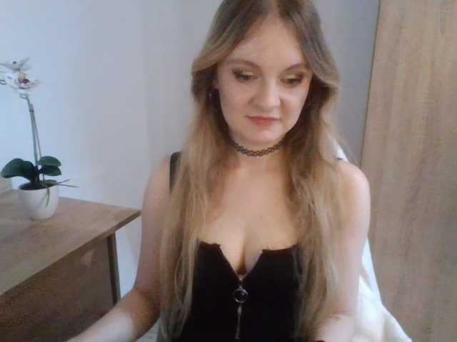 Live sex webcam photo for AlmaNatural #291378802