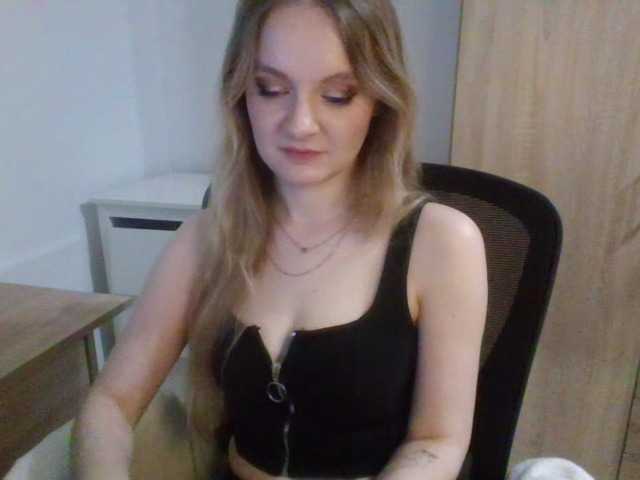 Live sex webcam photo for AlmaNatural #291636016