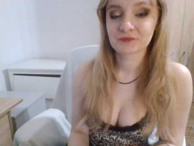 Live sex webcam photo for AlmaNatural #292435795