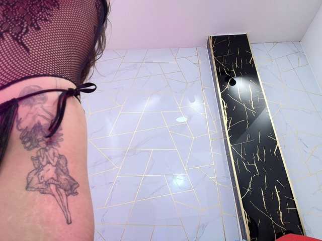 Live sex webcam photo for Alondraconnor #291358283