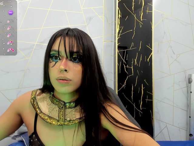 Live sex webcam photo for Alondraconnor #292152211