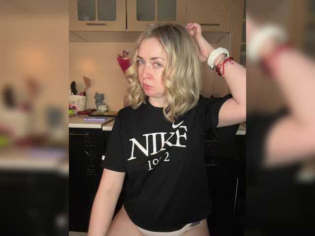 Live sex webcam photo for AloveA69 #290689450