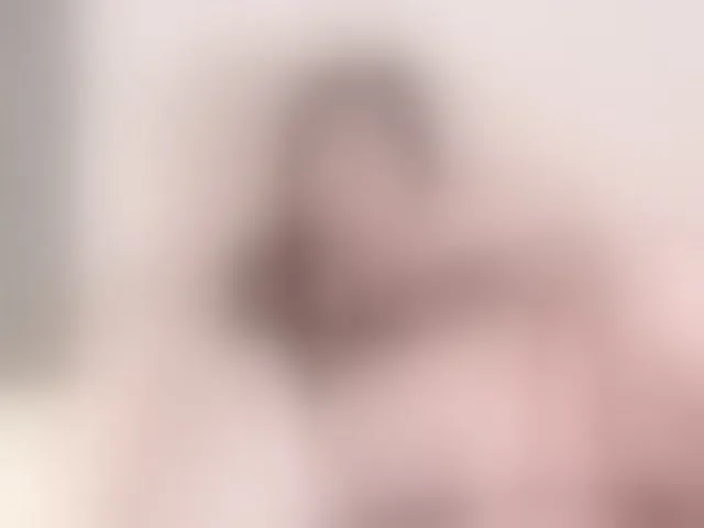 Live sex webcam photo for Aly- #292948351
