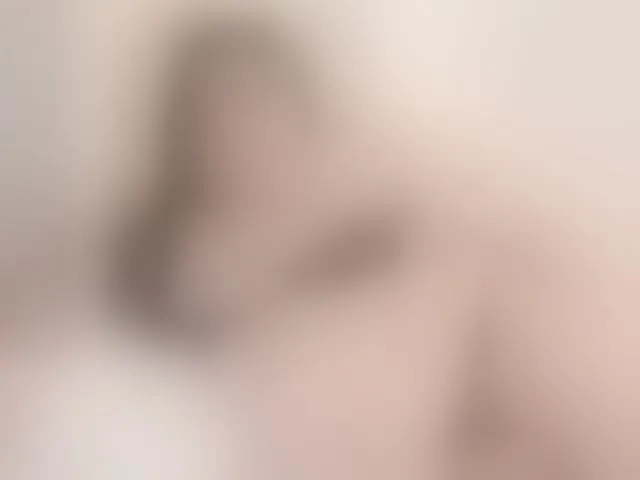 Live sex webcam photo for Aly- #293593233
