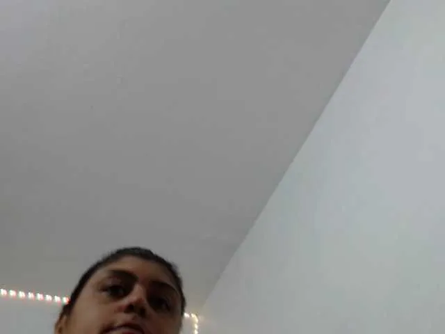 Live sex webcam photo for Alydenalioficial-2024 #291149391